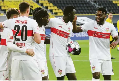  ?? Foto: Hansjürgen Britsch/eibner ?? Sie machen sich auf die Spuren von Kevin Kuranyi und Co und wollen den VFB Stuttgart aufmischen (von rechts): Orel Mangala, Silas Wamangituk­a, Tanguy Coulibaly, Philipp Förster und Matteo Klimovicz.