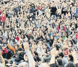  ?? J p Juin n / G tty ?? Protestas en la Puerta del Sol de Madrid en mayo del 2011
Javier Gallego La caída del imperio
Ra dom Ho se 384 ág as 21,90 e ros