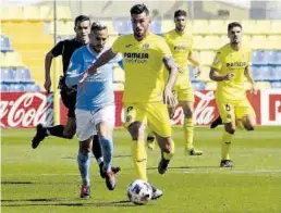  ?? JUAN F. ROCA ?? El delantero zaragozano Álex Millán liderará el ataque en el Nou Estadi.