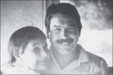  ?? ?? Jean Pelallo et Gisèle Bergès lors de la lutte gagnante chez Gerstube à Vic Fezensac en 1981