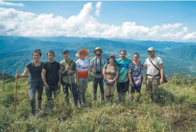  ?? / Camila Morales ?? Biólogos y personas locales investigan la riqueza de plantas y hongos de la Serranía de las Quinchas.