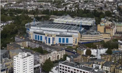  ?? ?? Stamford Bridge with the Sir Oswald Stoll Mansions (centre left) in west London. Photograph: Jordan Pettitt/PA