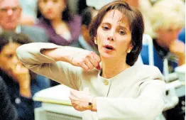  ?? ?? In this September 26, 1995, file photo, prosecutor Marcia Clark demonstrat­es to the jury how the murders of Nicole Brown Simpson and Ron Goldman were committed during her closing arguments in O.J. Simpson’s double-murder trial in Los Angeles.