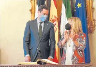  ?? //ABC ?? El presidente Juanma Moreno, ayer con la regidora de Jerez, Mamen Sánchez