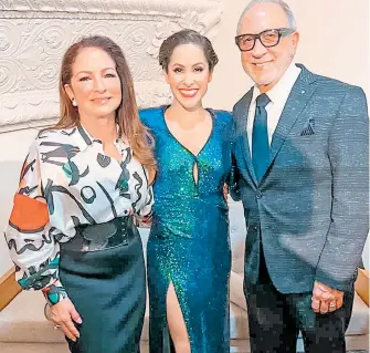  ?? CORTESÍA: VIOGG ?? Gloria y
Emilio Estefan llevan su vida al escenario