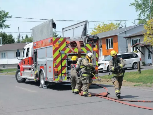  ?? Gregg Chamberlai­n ?? The communicat­ion equipment for most fire department­s in the Prescott-Russell region works fine but it is not state-of-the-art anymore. The United Counties of Prescott and Russell want Hawkesbury to join a plan to upgrade all local fire station communicat­ions gear from the current analog equipment to more-modern digital.—photo