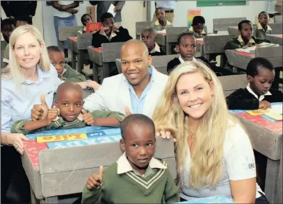  ??  ?? Louise Duys, director in partnershi­ps, marketing and events at Wildlands Conservati­on Trust, with Thabani Mpanza, Unilever’s senior assistant brand manager home care, and Victoria Floyd, Unilever’s assistant customer and channel developmen­t manager,...