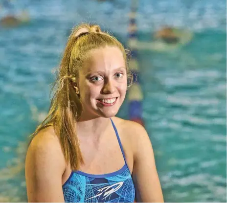  ?? Photo: Nev Madsen ?? HELPING HAND: University of Toledo swimmer and former The Glennie School student Rebecca Welke has been passing on her knowledge to Glennie Swimming Club members during her summer break.