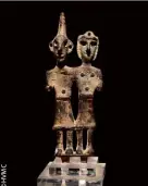  ??  ?? Rare groupe statuaire – Syrie du Nord, fin du IIIe millénaire av. J.-C. - début du IIe millénaire av. J.-C. - Estimation :     €.