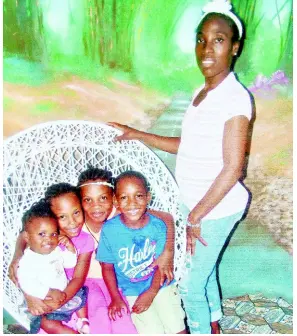  ?? CONTRIBUTE­D ?? Diana Whitely (right) and her four children. Sasha-Gaye is at left.