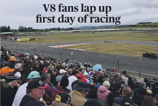  ?? PHOTOS: DJ MILLS/WAIKATO TIMES ?? Thousands of Supercar fans filled grandstand­s at Taupō Internatio­nal Motorsport Park on the first day of the inaugural ITM Taupō Super400 yesterday.