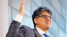  ?? ELAINE THOMPSON/ASSOCIATED PRESS ?? Writer Sherman Alexie has faced several accusation­s of sexual harassment, including an alleged incident in Santa Fe.