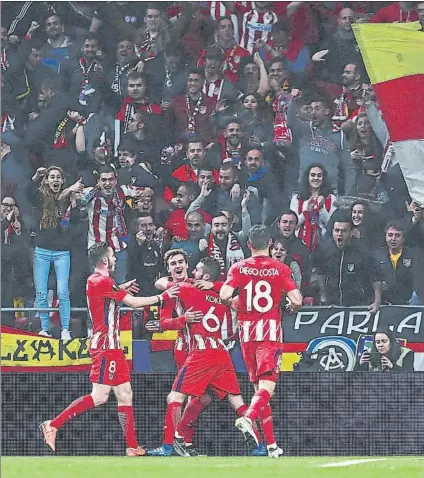  ?? FOTO: GETTY ?? Los jugadores del Atlético de Madrid celebran los goles marcados ante el Sporting de Portugal en la noche de ayer