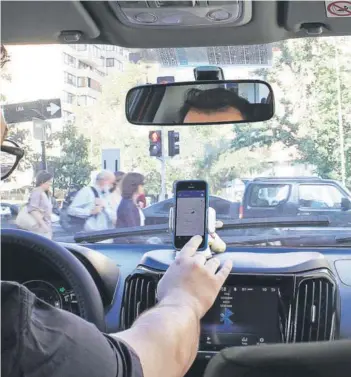  ??  ?? ► Los conductore­s de Uber llegan a 70 mil en el país.