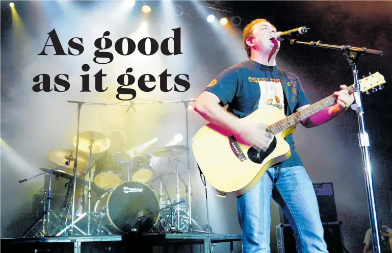  ?? Photo / Ollie Dalen ?? James Reid (vocals) and Hamish Gee (drums) of The Feelers play at Edgefest in 2005.