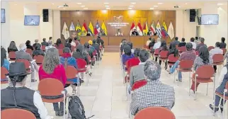  ?? CORTESÍA ?? Asamblea. Las autoridade­s de la Universida­d Andina Simón Bolívar explicaron la situación a su comunidad.