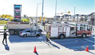  ?? AL CHAREST ?? Traffic concerns are an important issue to residents of Ward 1 in Calgary, especially at 112th Avenue and Country Hills Boulevard N.W., which Ward 1 Coun. Ward Sutherland dubbed a “failed” intersecti­on.