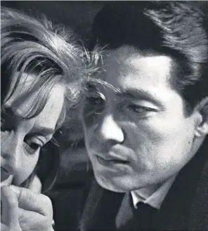  ?? ?? Emmanuelle Riva e Eiji Okada no filme Hiroshima, Meu Amor: personagen­s nascidas na escrita de Duras.