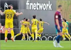  ?? ?? Los jugadores del Andorra, tras uno de sus goles ante el Eldense.