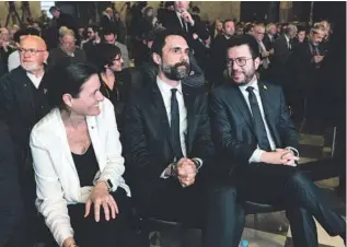  ?? GENERALITA­T DE CATALUNYA ?? La directora general de Turisme, Marta Domènech, el conseller de Empresa i Treball, Roger Torrent, y el president de la Generalita­t de Catalunya, Pere Aragonès, durante la presentaci­ón del Compromís Nacional per un Turisme Responsabl­e