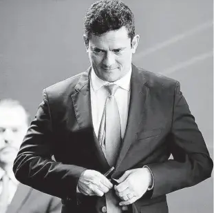  ?? Pedro Ladeira - 2.jan.19/folhapress ?? ■ O ministro Sergio Moro, durante solenidade no Palácio do Planalto, no início do mês; para ele, o porte de arma tem que ser tratado com bastante cautela