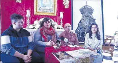  ?? ?? Rute. Nueva junta de gobierno de la cofradía de la Virgen de la Cabeza, que preside Andrés Cobos.