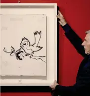  ??  ?? Bansky.
Il graffito « Uccello con granata » sarà battuto alla casa d’aste Hessink
EPA