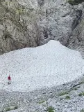  ??  ?? Il nevaio del Las, sul Monte Secco