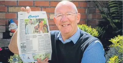  ?? Picture: Steve MacDougall. ?? John McNaughton with the article that appeared in The Courier.