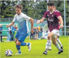  ?? FOTO: SCHERWINSK­I ?? Die SG Altheim (l.) gewann ihr Heimspiel gegen Altshausen/Ebenweiler – für die Altheimer war es der zweite Sieg in Folge in der Bezirkslig­a.