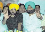  ??  ?? AAP Punjab president Bhagwant Mann with leader of opposition Sukhpal Khaira at a party rally. HT PHOTO