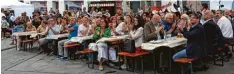  ?? Foto: Szilvia Izsó ?? Jede Menge los war beim Cittaslow Festival in Nördlingen. Die Stadt rechnet, dass an den Festtagen insgesamt über 25 000 Besucher da waren.