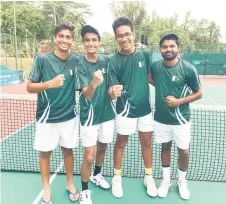  ?? — Photo by Ting Tieng Hee ?? Pakistan captain Heera Ashiq (right) celebrates with his players (from left) Abubakar Talha, Omar Jawad and Muhammad Hamza Ali Rizwan after advancing to the quarterfin­als.