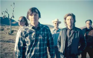  ?? | DAVID MCCLISTER ?? Jay Farrar (second from left) and his Son Volt bandmates.