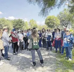  ?? MEDITERRÁN­EO ?? Una de les 13 visites guiades ‘D’ullal a ullal’ en Els Estanys d’Almenara de 2021.