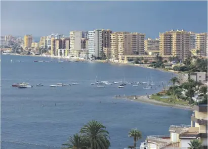  ?? Foto: Carm ?? Hochhaus reiht sich an Hochhaus auf La Manga. Dazwischen gibt es nicht mehr viel Strand.