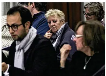  ??  ?? Claudine Hoc-Sing dans le public du conseil municipal, le 20 décembre.