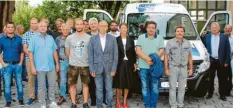  ?? Foto: Christine Hornischer ?? Rund 30 Firmen aus Ried und Umgebung haben mit einem Firmenaufd­ruck auf dem neuen Bürgerbus ihre Verbundenh­eit zur Gemeinde gezeigt.