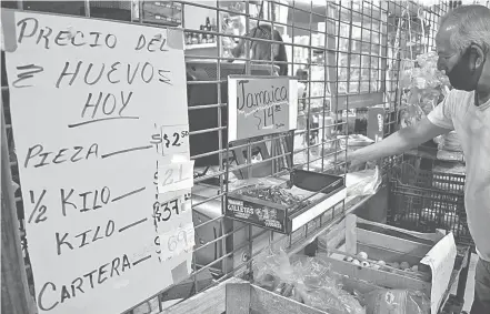  ?? ROBERTO RODRÍGUEZ HERNANDEZ |EL SOL DE LA LAGUNA ?? En algunas
tiendas de Coahuila, el paquete de 30 huevos cuesta 69 pesos