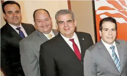  ??  ?? De izquierda a derecha: David Vergel, Edwin Aquino, Ricardo Rivera Badía, José E. Ledesma Fuentes, Olvin Valentín Rivera, CPA Jaime Sanabria Hernández, Víctor Domínguez y CPA Kenneth Rivera Robles.