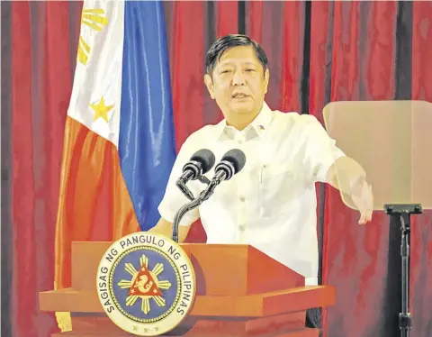  ?? PHOTOGRAPH BY YUMMIE DINGDING FOR THE DAILY TRIBUNE @tribunephl_yumi ?? PRESIDENT Ferdinand Romualdez Marcos Jr. reports to the nation following his arrival at the Kalayaan Hall, Villamor Airbase on Monday after attending the 40th and 41st ASEAN Summit Retreat in Phnom Penh, Cambodia.