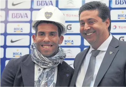  ??  ?? Tevez tendrá licencia tras la Copa América, y luego llegará la presentaci­ón oficial