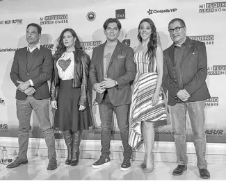  ??  ?? “Mi pequeño gran hombre” es protagoniz­ad por Jorge Salinas, Fernanda Castillo y Arleth Terán. / Cuartoscur­o