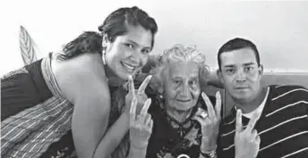  ?? FAMILY PHOTO ?? Francisco Javier Romero Astorga, who died March 13 at Maplehurst Correction­al Complex in Milton, in an undated photo with his grandmothe­r, Maria Ester Lamaz Yanez, and sister Maria Teresa Romero Astorga.