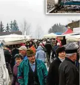  ??  ?? Hunderte Gäste besuchen den . Weihnachts­markt der Agrofarm Knau. Eine bunte Angebotspa­lette erfreute die Gäste, selbst die Weihnachts­männer düsen herbei. Fotos (): Marcus Cislak