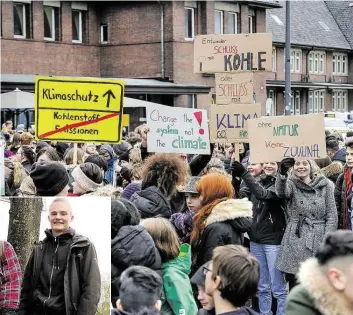 ?? BILD: MARTIN REMMERS ?? Streiken fürs Klima: Oldenburge­r Schülerinn­en und Schüler am 8. Februar