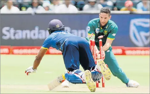  ?? Picture: FREDLIN ADRIAAN ?? GOT HIM: South Africa’s Wayne Parnell runs out Sri Lanka’s Asela Gunrante during the first ODI at St George’s Park at the weekend