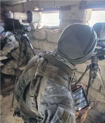  ?? RYAN REMIORZ / THE CANADIAN PRESS ?? Canadian special forces man an observatio­n bunker in northern Iraq. The mission has turned from training Peshmerga forces to monitoring potential ISIL targets.