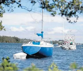  ?? MIKE STOCKER/SOUTH FLORIDA SUN SENTINEL ?? Hollywood residents have complained for years about boat squatters at North Beach Park dumping buckets of human waste overboard.