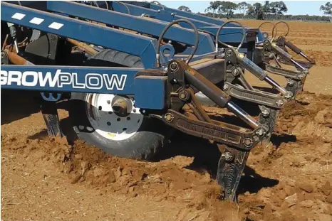  ?? PHOTO: CONTRIBUTE­D ?? NEW DESIGN: Agrowplow has upgraded number nine plough blade which features three rock teeth across the leading edge of the blade and enhanced-grade tungsten carbide tiles across the upper surfaces.